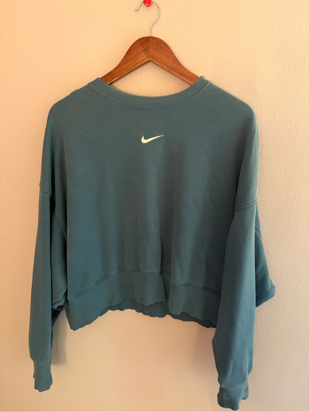 Nike Women's Teal Cropped Crew Sweatshirt with White Swoosh
